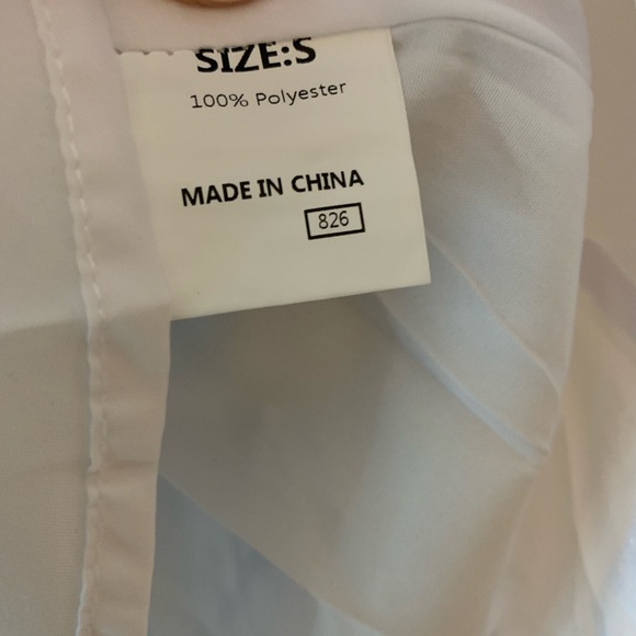 NWT V Neck Flutter Sleeve Light Weight Animal Print Top - Picture 7 of 9